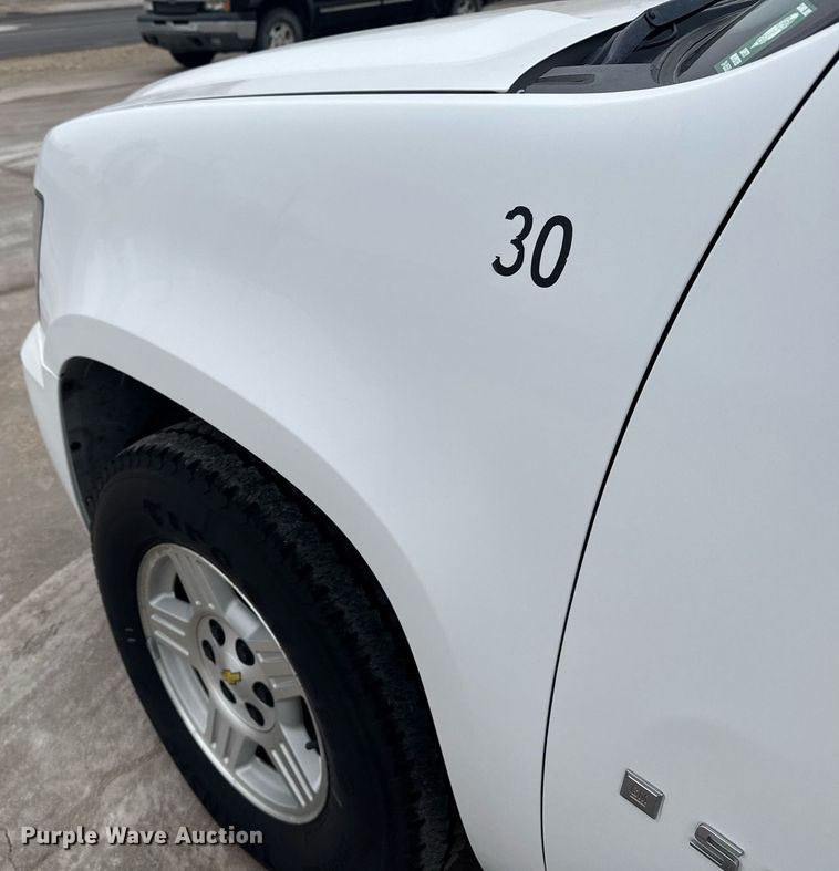 image for item NN9642 2007 Chevrolet Suburban 1500 SUV