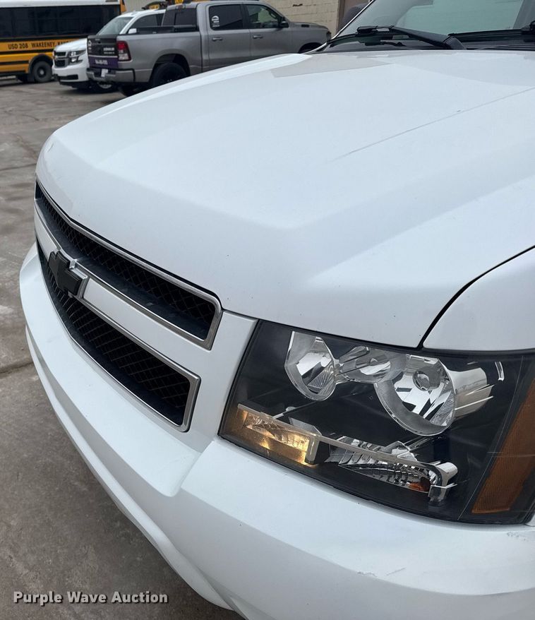 image for item NN9642 2007 Chevrolet Suburban 1500 SUV