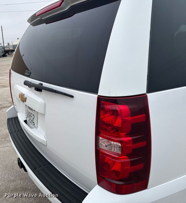 image for item NN9642 2007 Chevrolet Suburban 1500 SUV