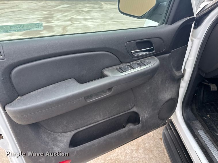 image for item NN9642 2007 Chevrolet Suburban 1500 SUV