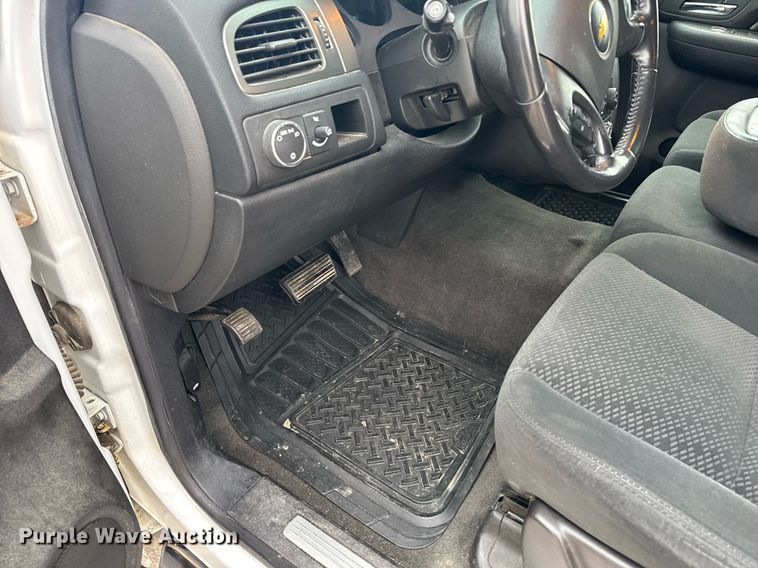 image for item NN9642 2007 Chevrolet Suburban 1500 SUV