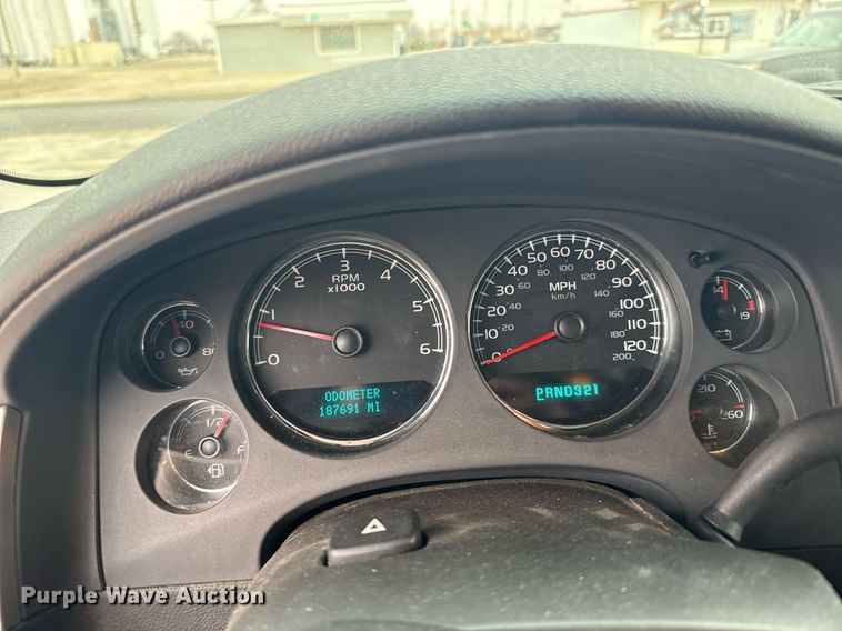 image for item NN9642 2007 Chevrolet Suburban 1500 SUV