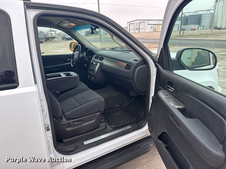 image for item NN9642 2007 Chevrolet Suburban 1500 SUV