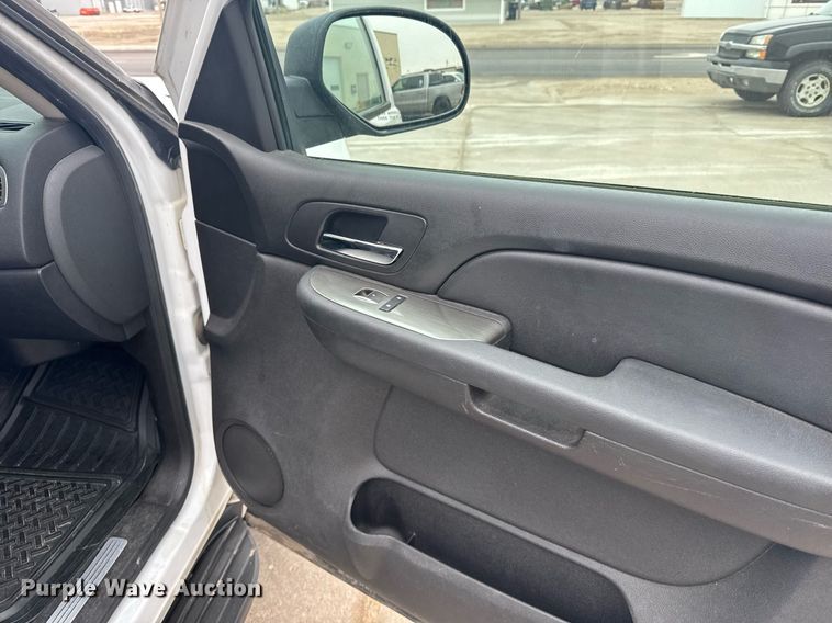 image for item NN9642 2007 Chevrolet Suburban 1500 SUV