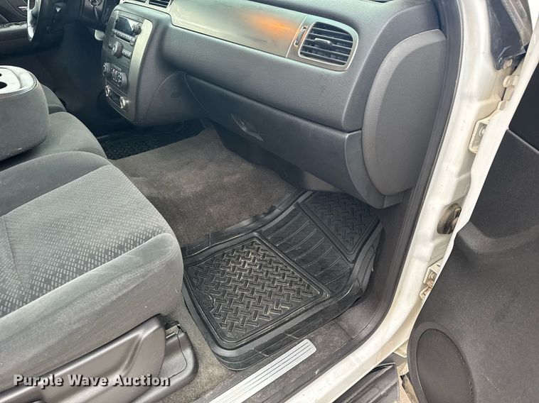 image for item NN9642 2007 Chevrolet Suburban 1500 SUV