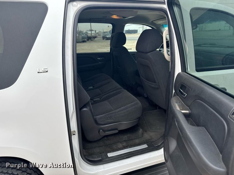 image for item NN9642 2007 Chevrolet Suburban 1500 SUV