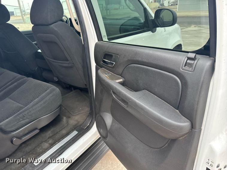 image for item NN9642 2007 Chevrolet Suburban 1500 SUV