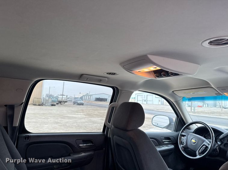 image for item NN9642 2007 Chevrolet Suburban 1500 SUV