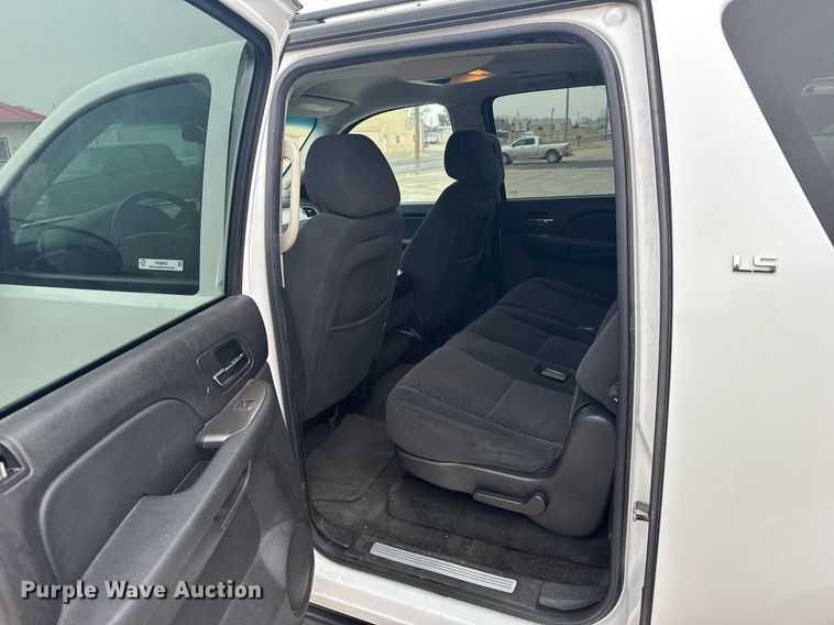 image for item NN9642 2007 Chevrolet Suburban 1500 SUV