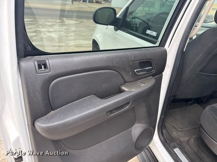 image for item NN9642 2007 Chevrolet Suburban 1500 SUV