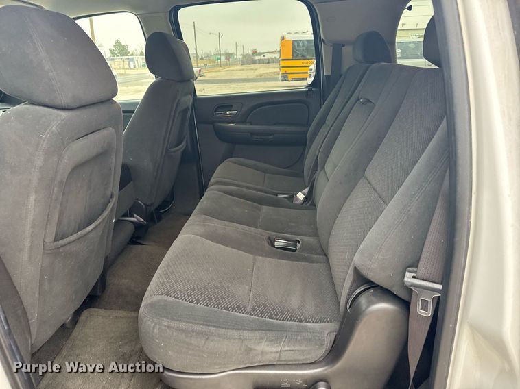 image for item NN9642 2007 Chevrolet Suburban 1500 SUV