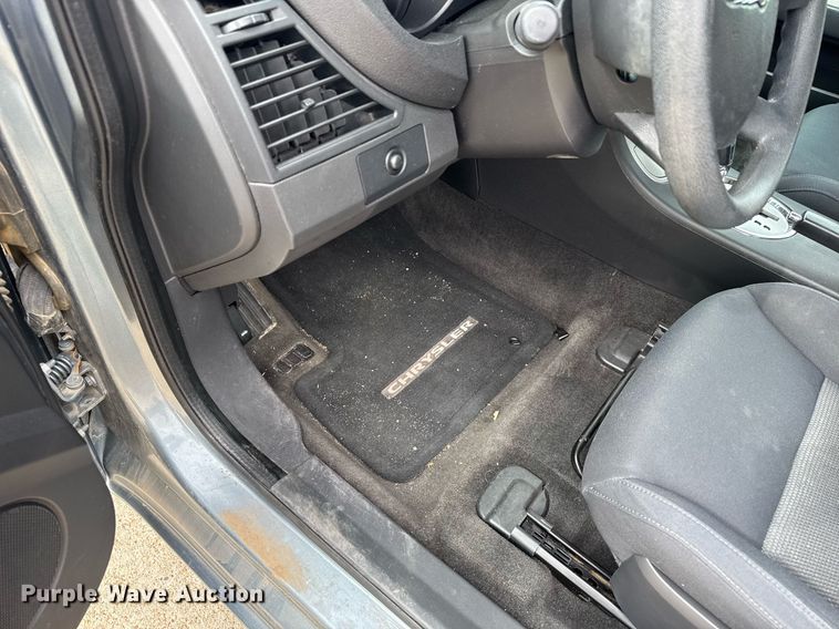 image for item NN9644 2010 Chrysler Sebring 