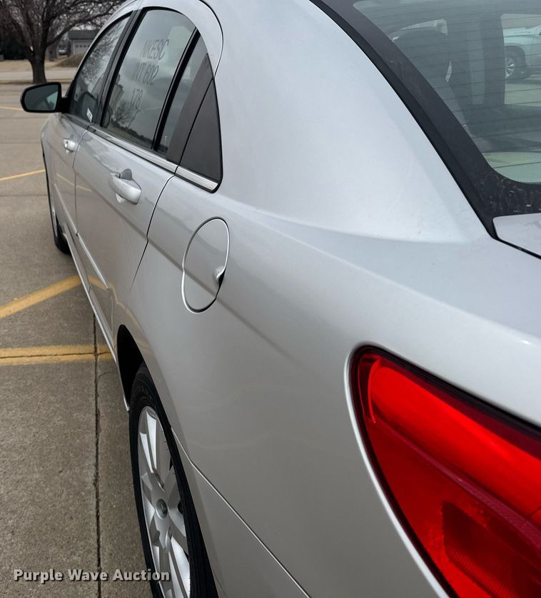 image for item NN9645 2010 Chrysler Sebring 