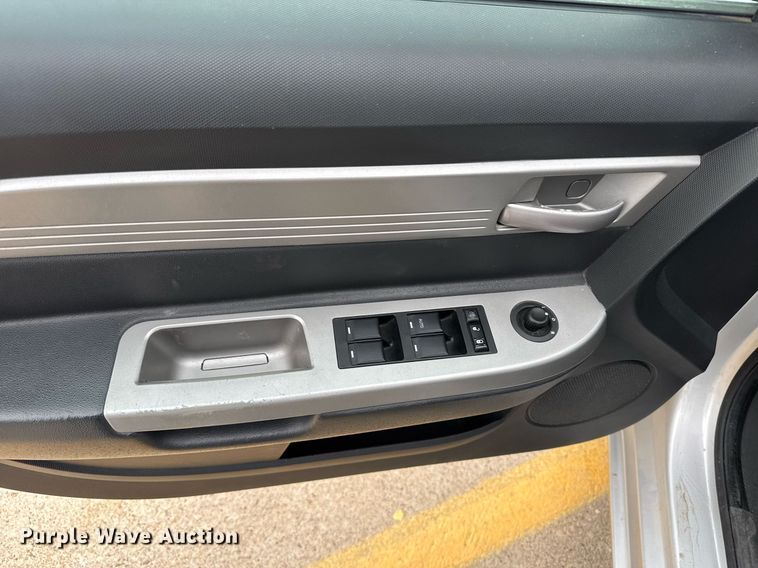 image for item NN9645 2010 Chrysler Sebring 