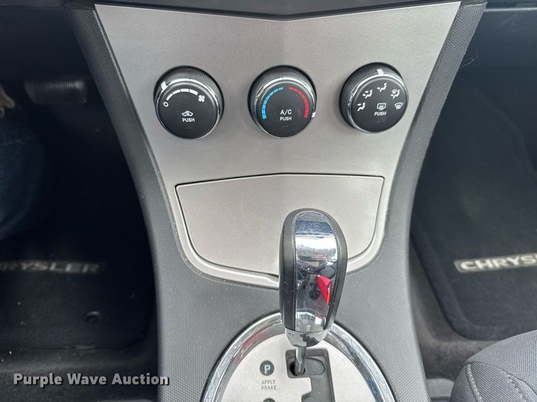 image for item NN9645 2010 Chrysler Sebring 