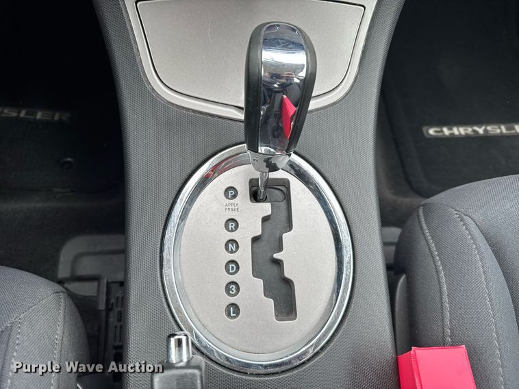 image for item NN9645 2010 Chrysler Sebring 