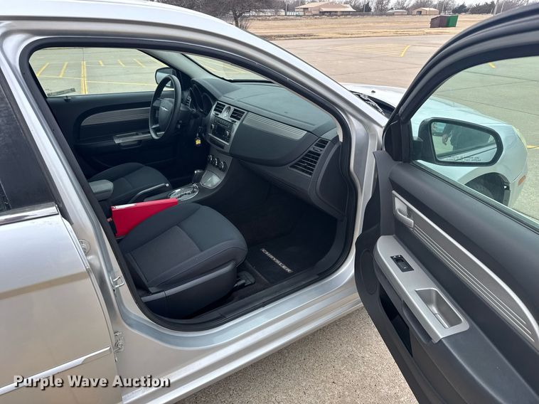 image for item NN9645 2010 Chrysler Sebring 