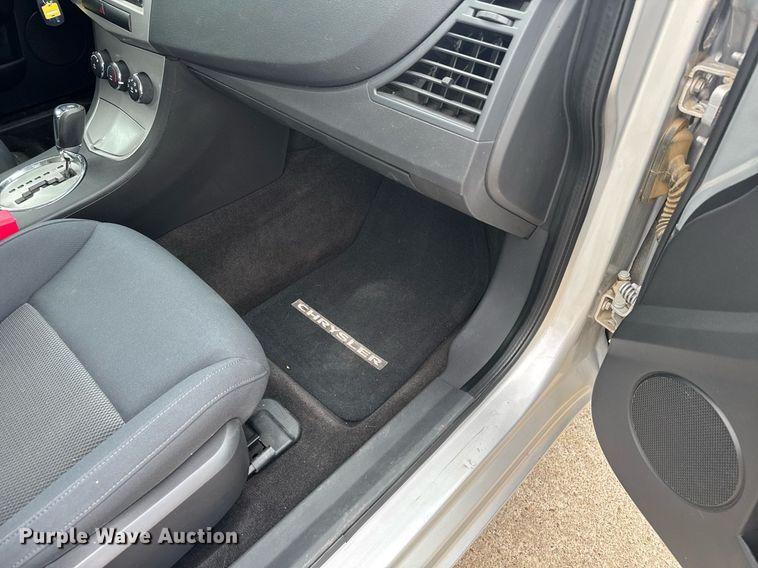 image for item NN9645 2010 Chrysler Sebring 