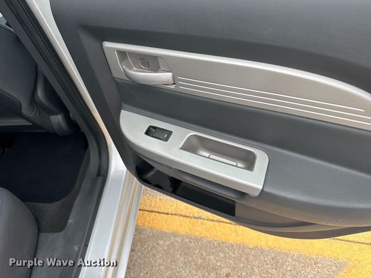 image for item NN9645 2010 Chrysler Sebring 