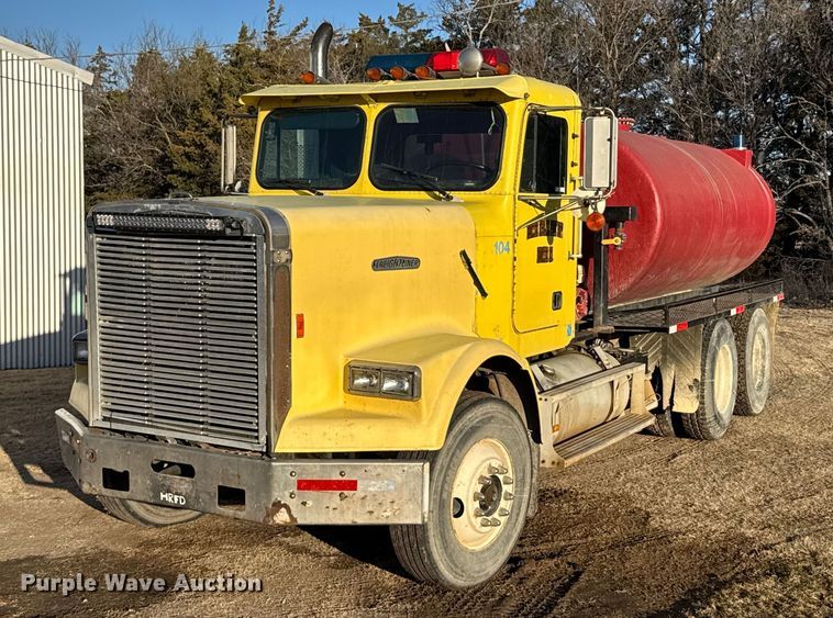 image for item NN9690 1987 Freightliner FLC water truck