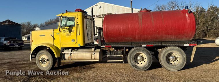 image for item NN9690 1987 Freightliner FLC water truck