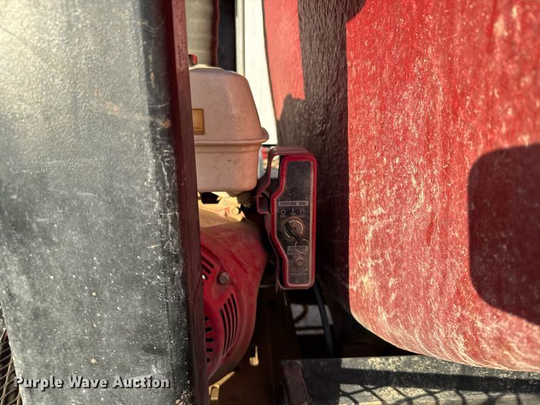 image for item NN9690 1987 Freightliner FLC water truck