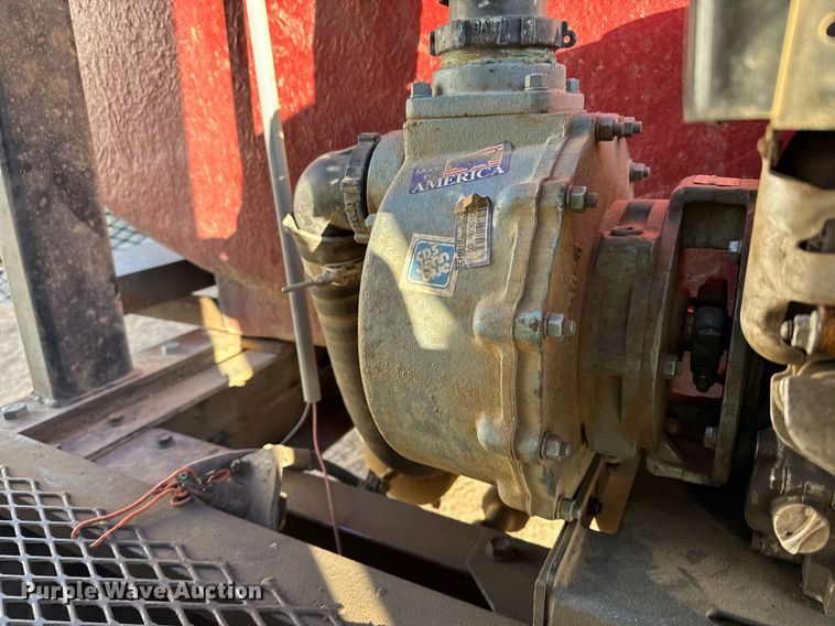 image for item NN9690 1987 Freightliner FLC water truck