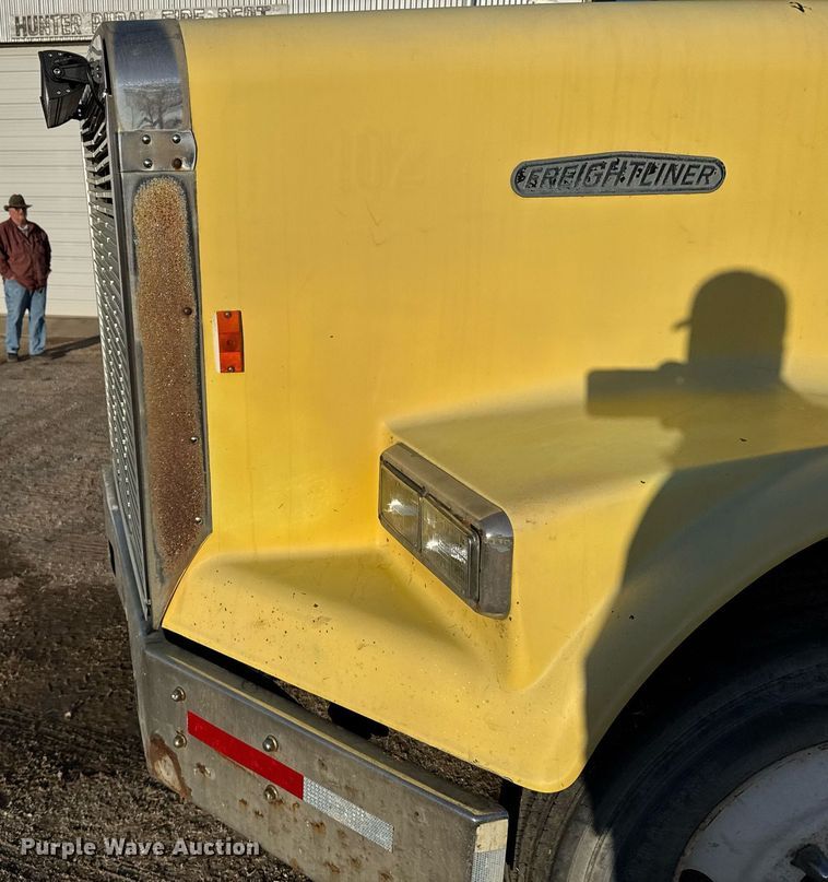 image for item NN9690 1987 Freightliner FLC water truck