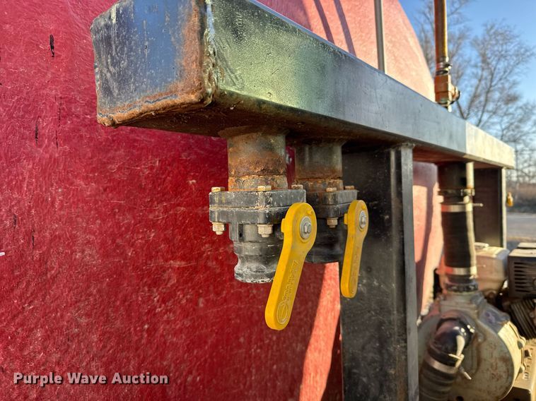 image for item NN9690 1987 Freightliner FLC water truck