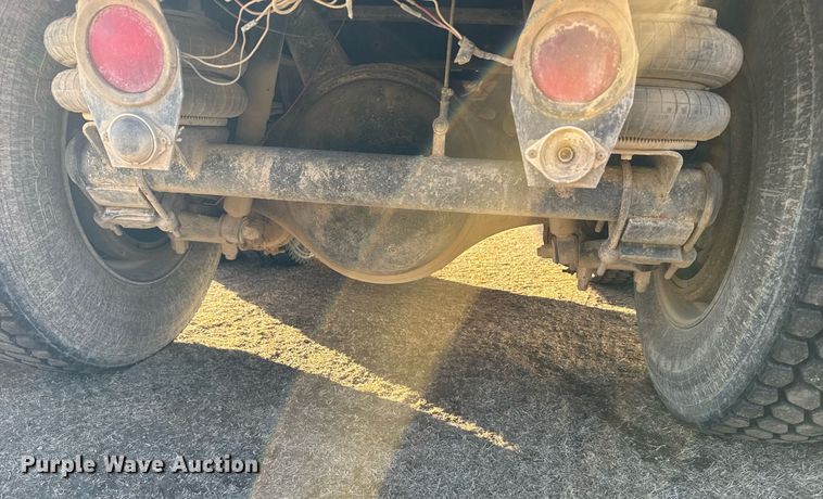 image for item NN9690 1987 Freightliner FLC water truck