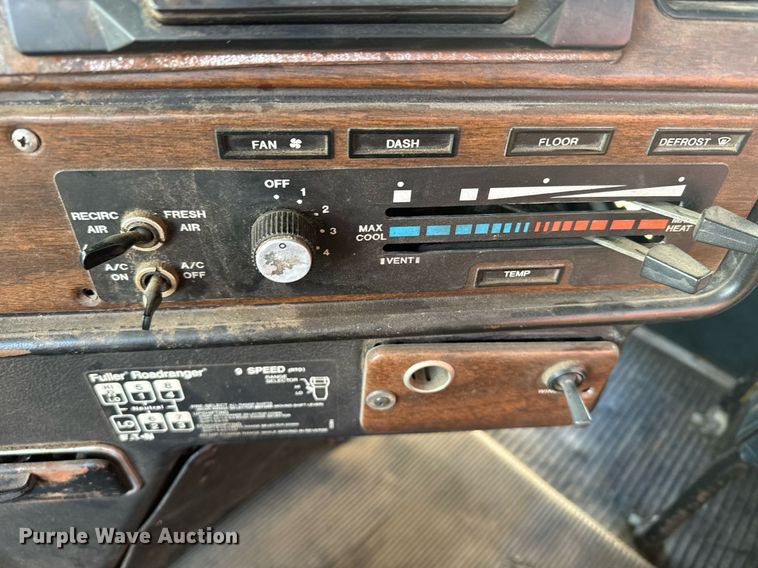 image for item NN9690 1987 Freightliner FLC water truck