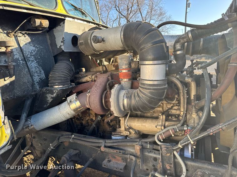 image for item NN9690 1987 Freightliner FLC water truck