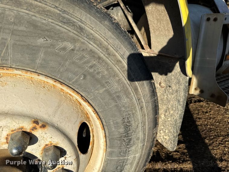 image for item NN9690 1987 Freightliner FLC water truck