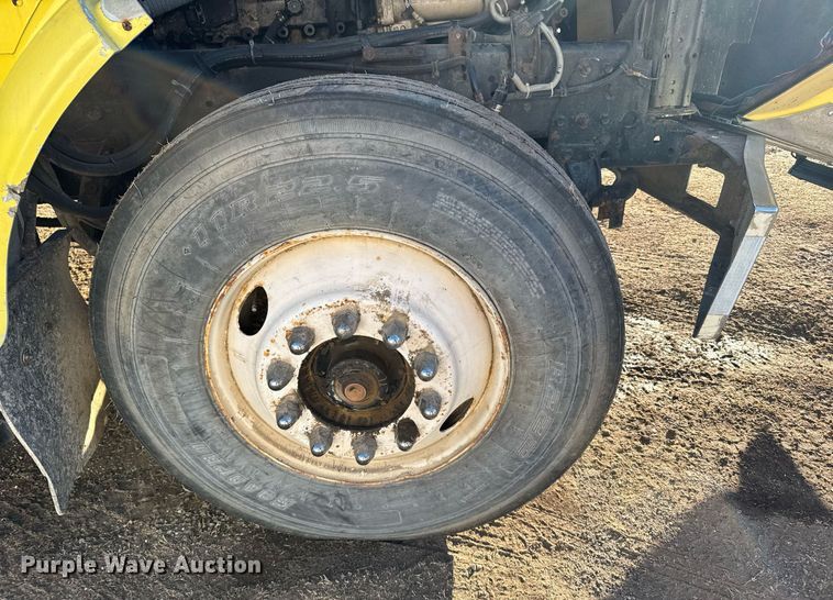 image for item NN9690 1987 Freightliner FLC water truck