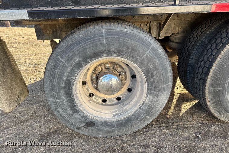 image for item NN9690 1987 Freightliner FLC water truck