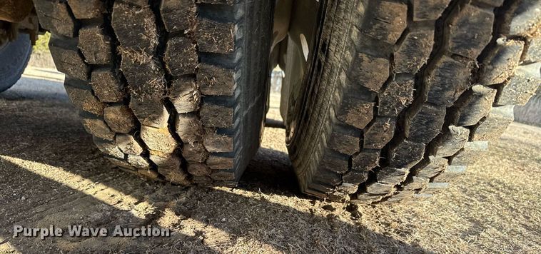 image for item NN9690 1987 Freightliner FLC water truck