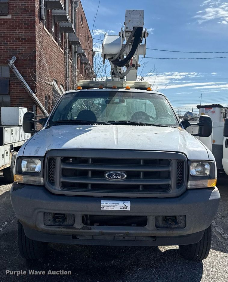 image for item NO9677 2004 Ford F450 Super Duty bucket truck