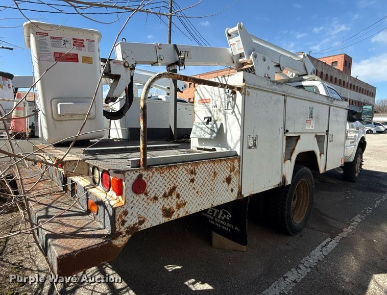 image for item NO9677 2004 Ford F450 Super Duty bucket truck