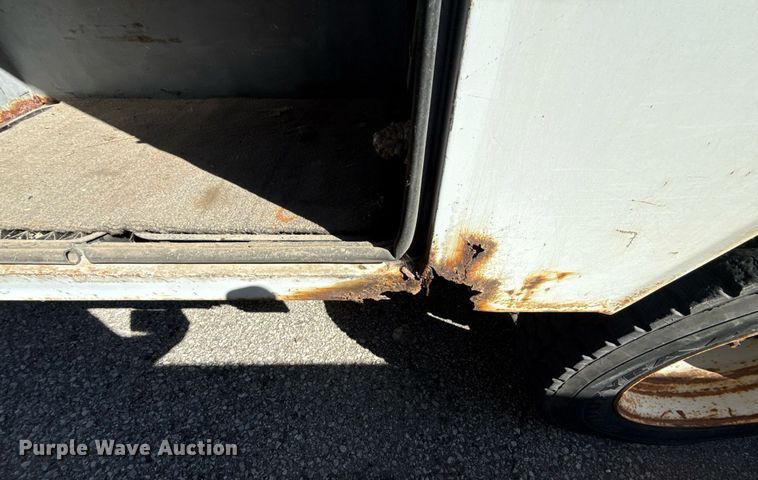 image for item NO9677 2004 Ford F450 Super Duty bucket truck