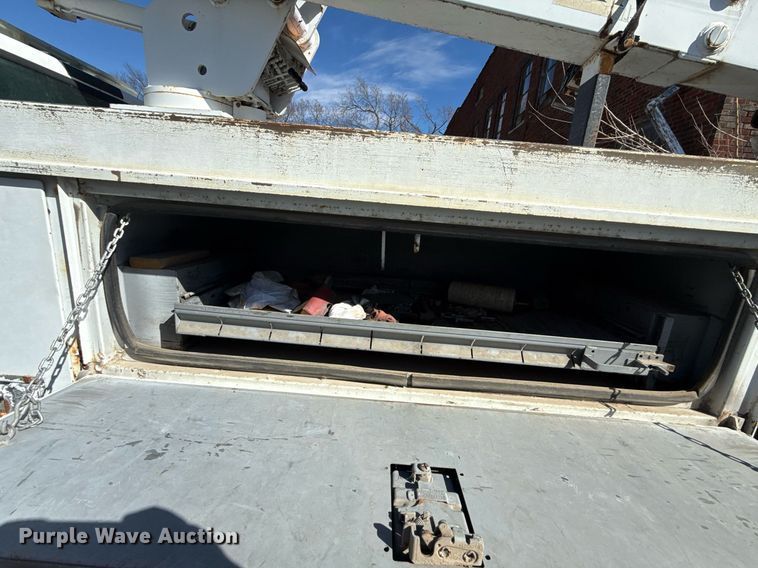 image for item NO9677 2004 Ford F450 Super Duty bucket truck