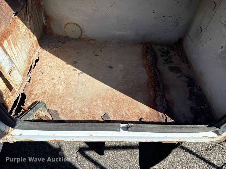 image for item NO9677 2004 Ford F450 Super Duty bucket truck