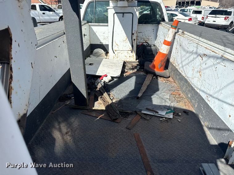 image for item NO9677 2004 Ford F450 Super Duty bucket truck