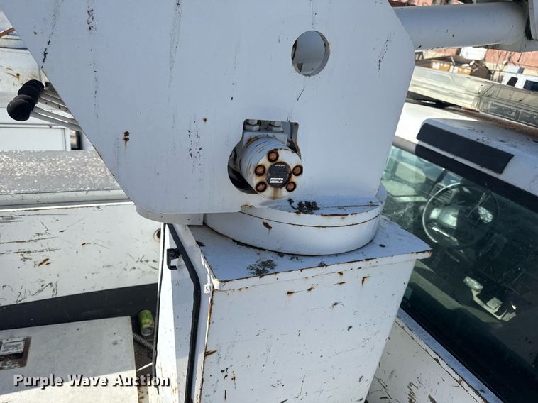 image for item NO9677 2004 Ford F450 Super Duty bucket truck
