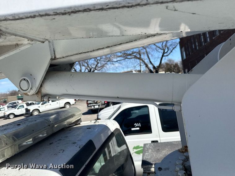 image for item NO9677 2004 Ford F450 Super Duty bucket truck