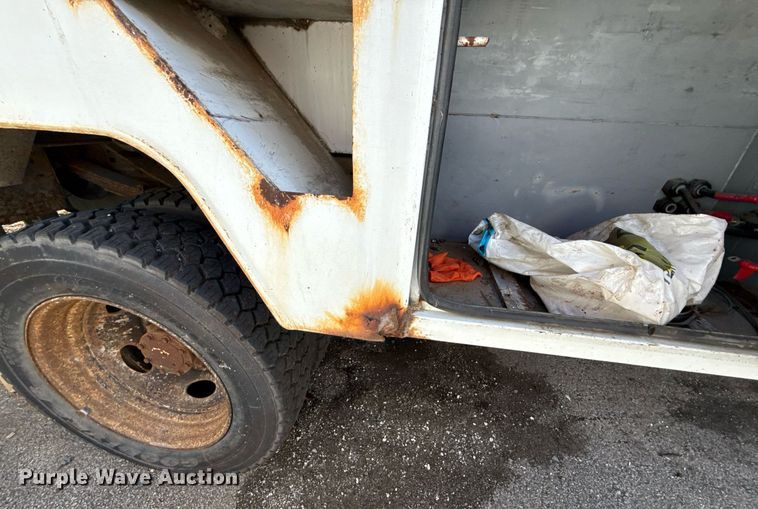 image for item NO9677 2004 Ford F450 Super Duty bucket truck