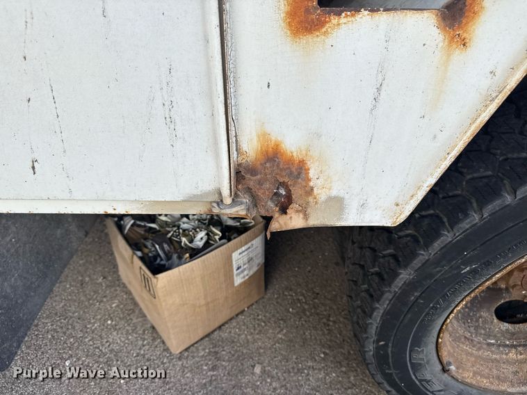 image for item NO9677 2004 Ford F450 Super Duty bucket truck