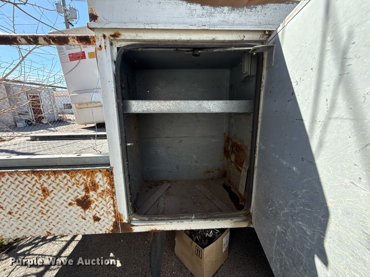 image for item NO9677 2004 Ford F450 Super Duty bucket truck