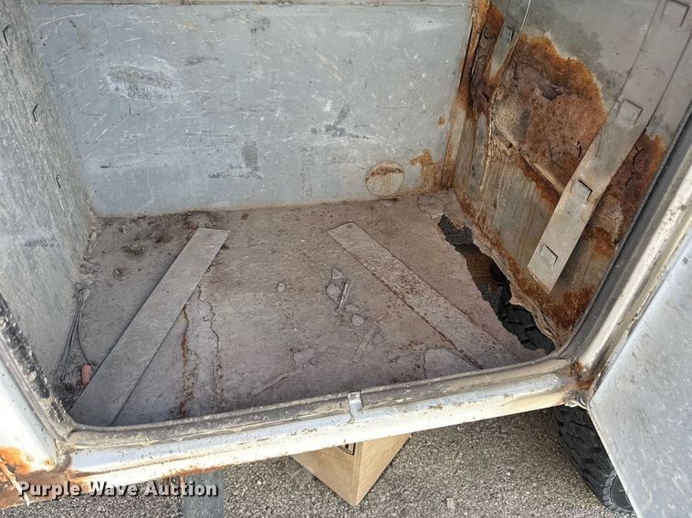 image for item NO9677 2004 Ford F450 Super Duty bucket truck