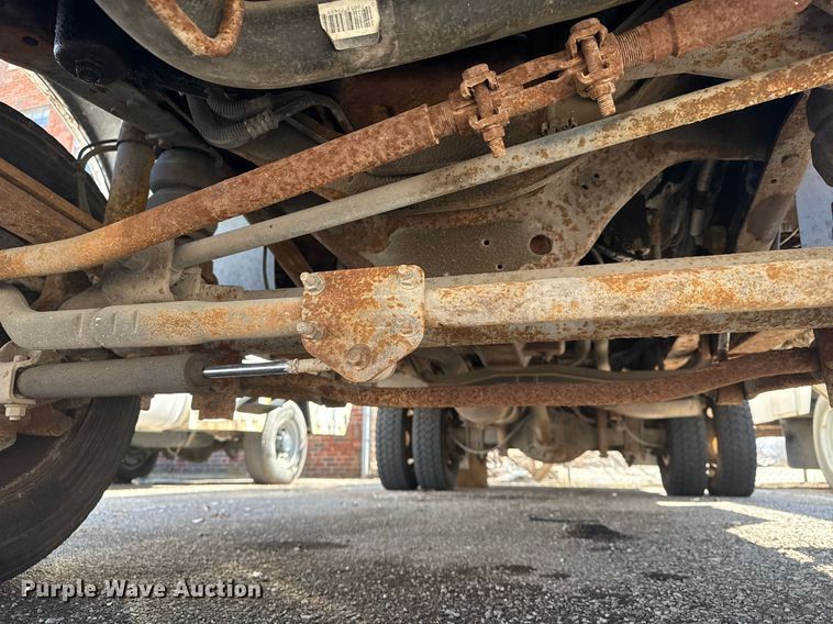 image for item NO9677 2004 Ford F450 Super Duty bucket truck