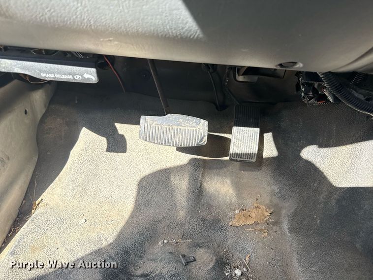 image for item NO9677 2004 Ford F450 Super Duty bucket truck